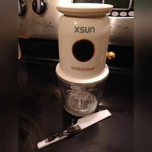 XSUN Compact Electric Food Chopper - White & Gold